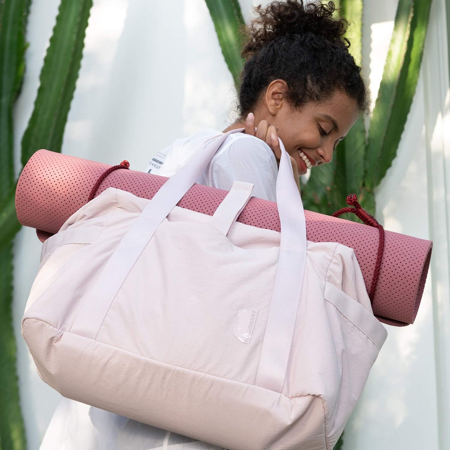 Stylish Pink Gym Bag for Women - Versatile Carry-On Weekender Duffel with Trolley Sleeve for Travel and Workouts
